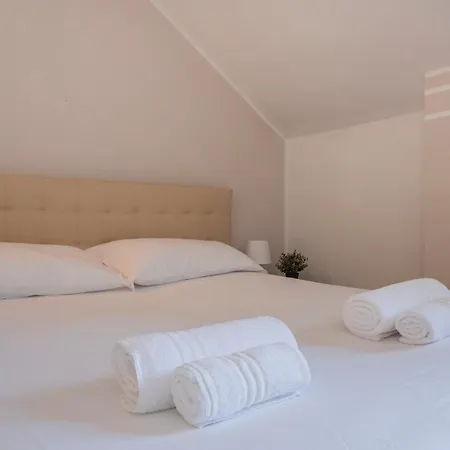 I-host - Rogoredo 21 *